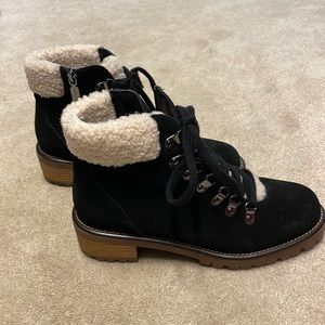 Blondo Devin Women’s Hiking Boots.